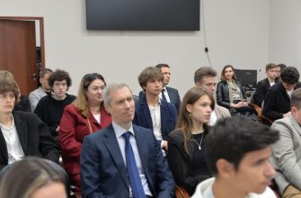 Фото: Шестой круглый стол