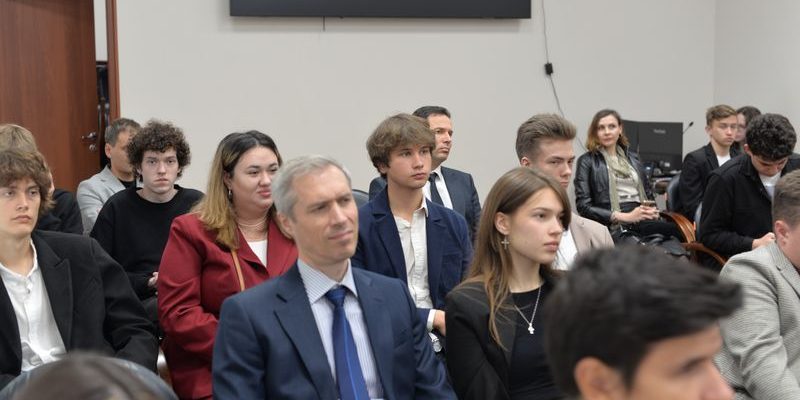 Фото: Шестой круглый стол